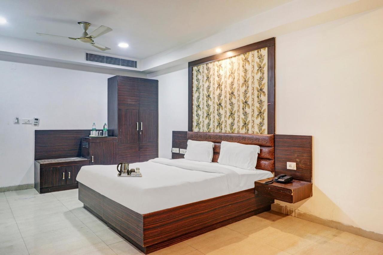 Oyo Townhouse 748 Hotel Parth Paradise Ghaziabad Ngoại thất bức ảnh