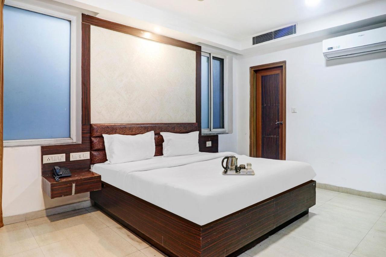 Oyo Townhouse 748 Hotel Parth Paradise Ghaziabad Ngoại thất bức ảnh