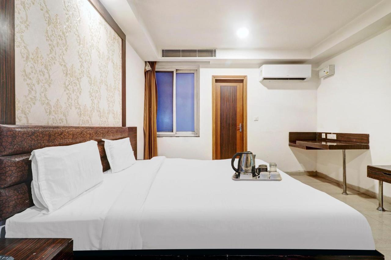 Oyo Townhouse 748 Hotel Parth Paradise Ghaziabad Ngoại thất bức ảnh