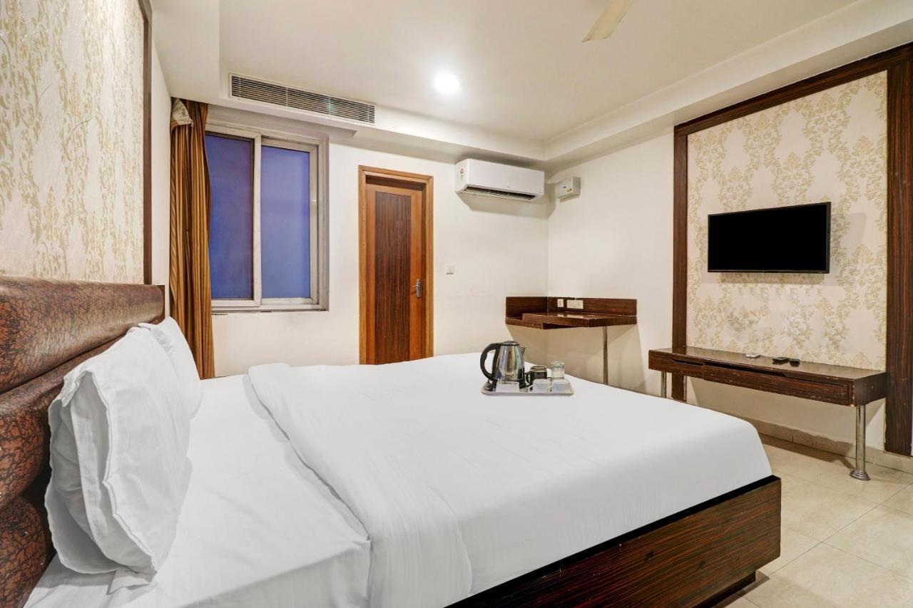 Oyo Townhouse 748 Hotel Parth Paradise Ghaziabad Ngoại thất bức ảnh